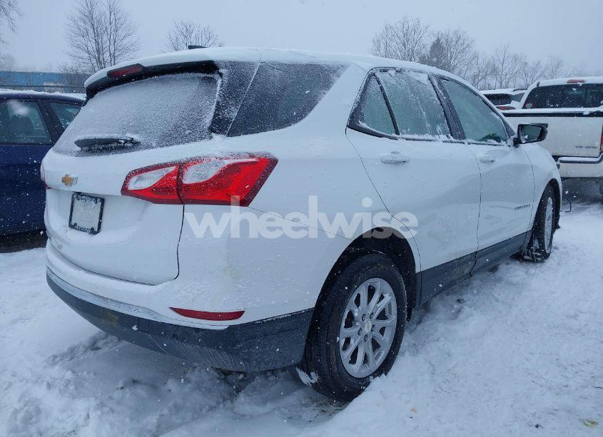 Photo 4 of 2018 Chevrolet Equinox LS (VIN 3GNAXHEV8JS645841)