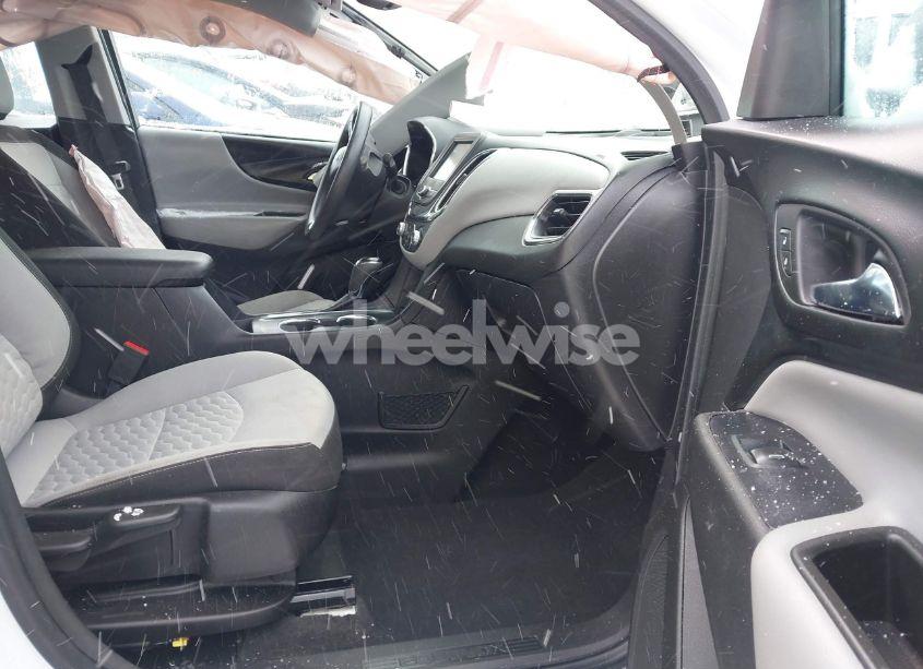 Photo 5 of 2018 Chevrolet Equinox LS (VIN 3GNAXHEV8JS645841)