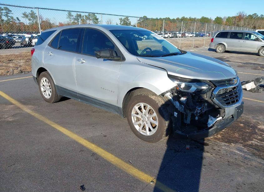 2019 Chevrolet Equinox LS (VIN 3GNAXHEV8KL269718) main photo