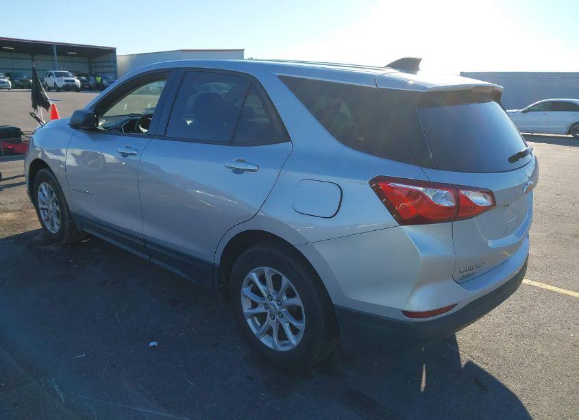 Photo 3 of 2019 Chevrolet Equinox LS (VIN 3GNAXHEV8KL269718)