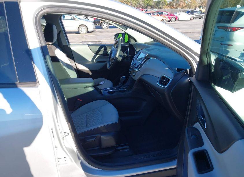 Photo 5 of 2019 Chevrolet Equinox LS (VIN 3GNAXHEV8KL269718)
