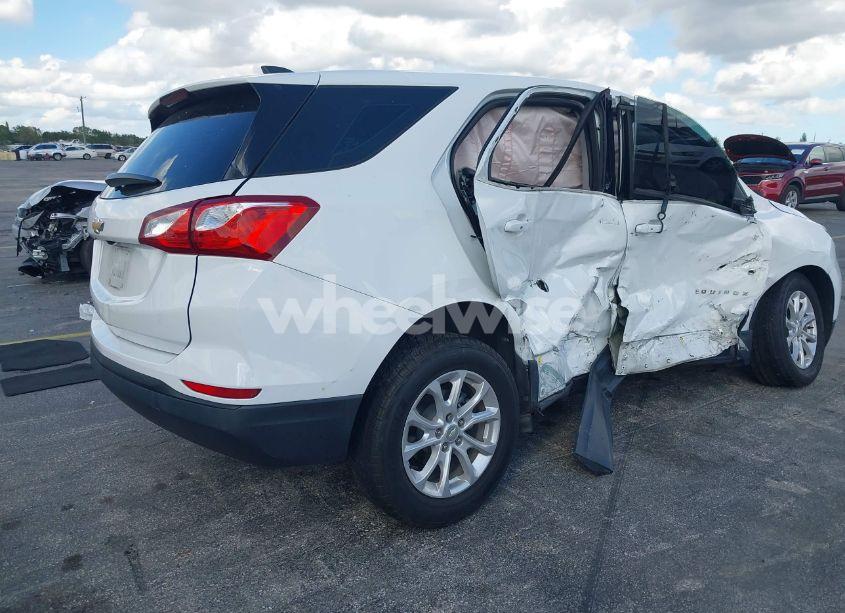 Photo 4 of 2019 Chevrolet Equinox LS (VIN 3GNAXHEV8KS574562)