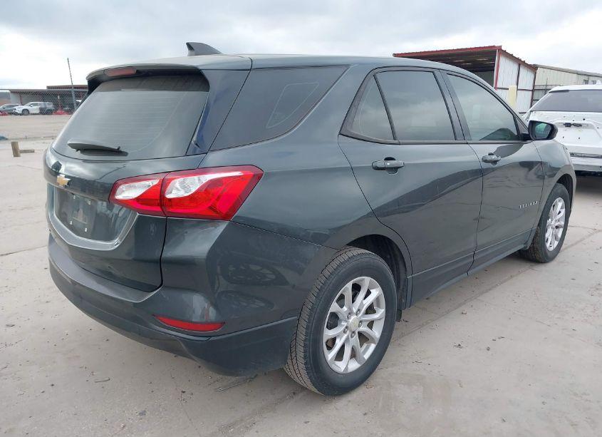 Photo 4 of 2019 Chevrolet Equinox LS (VIN 3GNAXHEV8KS622836)