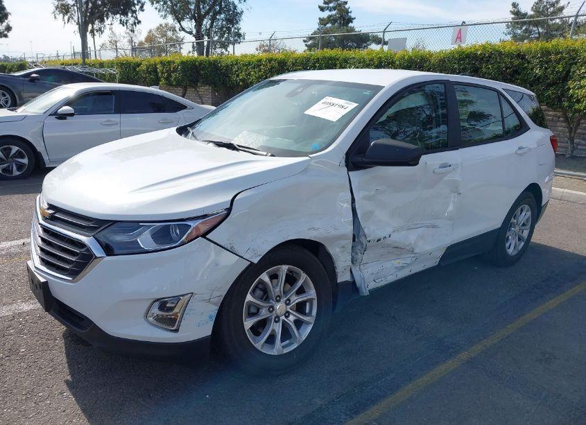Photo 2 of 2020 Chevrolet Equinox FWD LS (VIN 3GNAXHEV8LS526562)