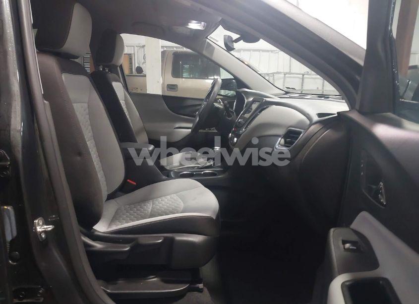 Photo 5 of 2020 Chevrolet Equinox FWD LS (VIN 3GNAXHEV8LS600630)
