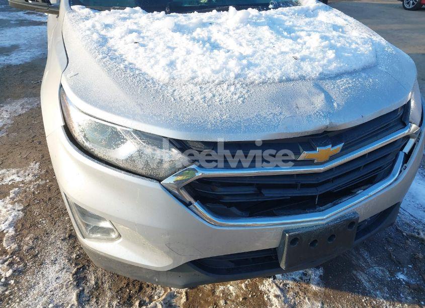 Photo 6 of 2020 Chevrolet Equinox FWD LS (VIN 3GNAXHEV8LS670290)