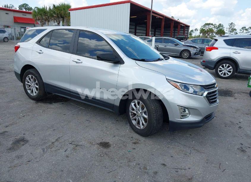 2020 Chevrolet Equinox FWD LS (VIN 3GNAXHEV8LS696940) main photo