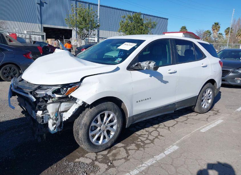 Photo 2 of 2020 Chevrolet Equinox FWD LS (VIN 3GNAXHEV8LS700517)