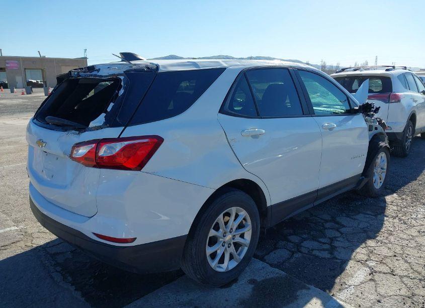 Photo 4 of 2020 Chevrolet Equinox FWD LS (VIN 3GNAXHEV8LS700517)