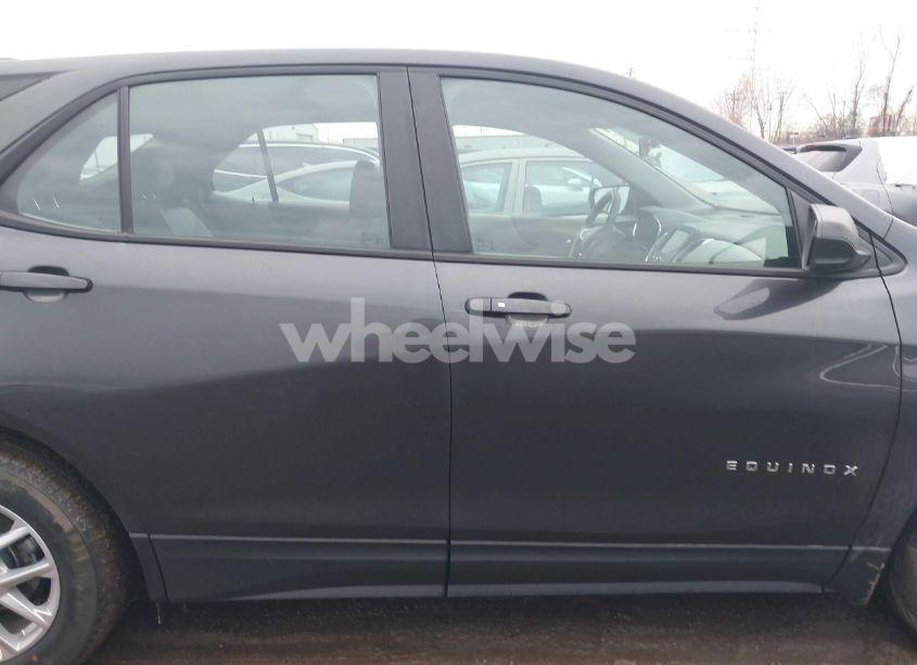 Photo 13 of 2022 Chevrolet Equinox FWD LS (VIN 3GNAXHEV8NS240987)