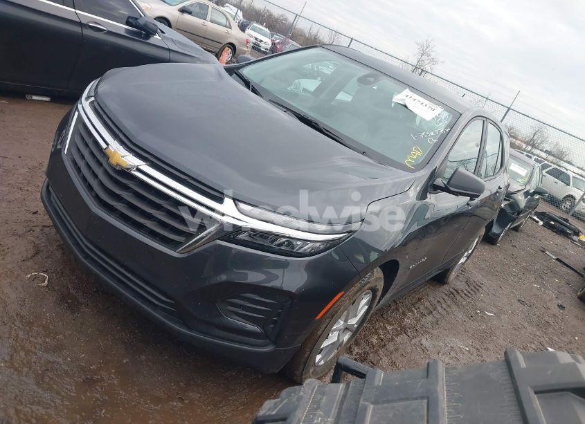 Photo 2 of 2022 Chevrolet Equinox FWD LS (VIN 3GNAXHEV8NS240987)