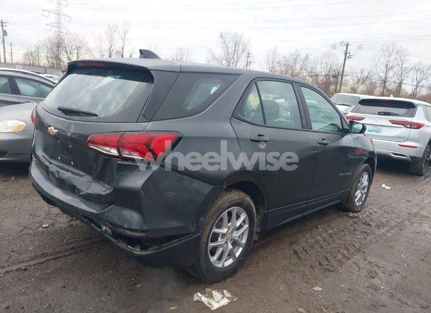 Photo 4 of 2022 Chevrolet Equinox FWD LS (VIN 3GNAXHEV8NS240987)