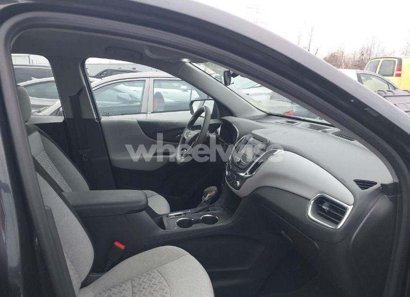 Photo 5 of 2022 Chevrolet Equinox FWD LS (VIN 3GNAXHEV8NS240987)
