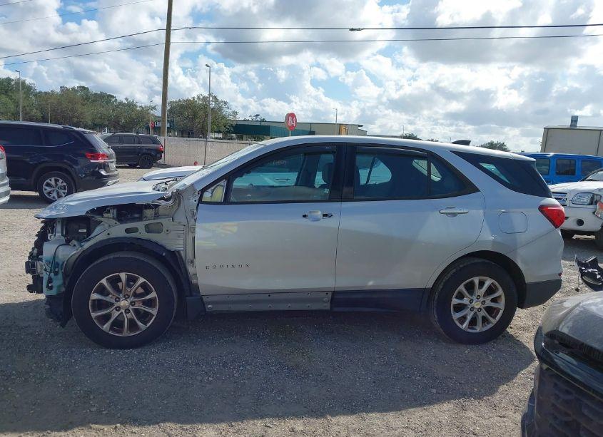 Photo 15 of 2018 Chevrolet Equinox LS (VIN 3GNAXHEV9JL377702)