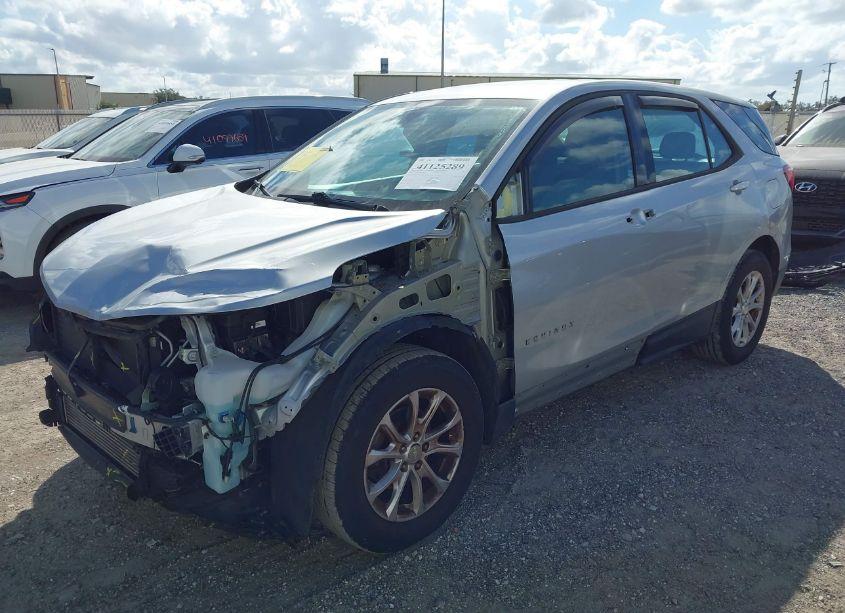 Photo 2 of 2018 Chevrolet Equinox LS (VIN 3GNAXHEV9JL377702)