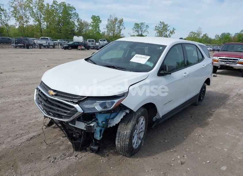 Photo 2 of 2018 Chevrolet Equinox LS (VIN 3GNAXHEV9JS617384)