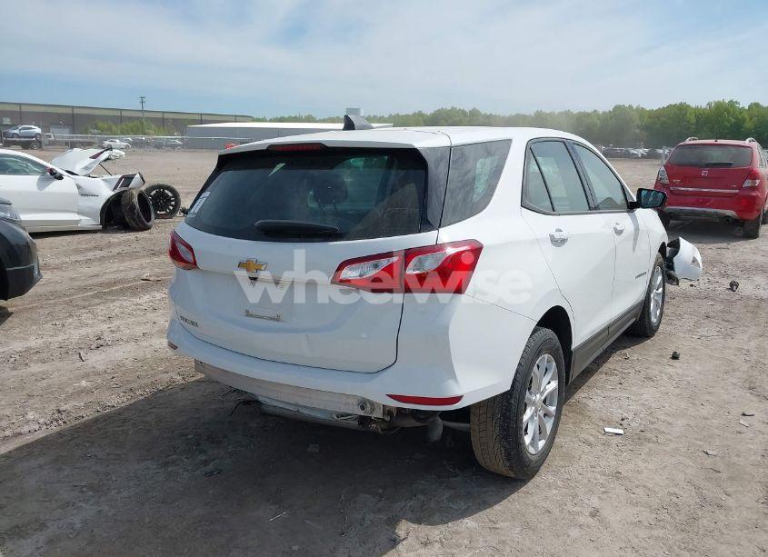Photo 4 of 2018 Chevrolet Equinox LS (VIN 3GNAXHEV9JS617384)
