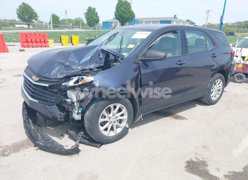 Photo 2 of 2019 Chevrolet Equinox LS (VIN 3GNAXHEV9KL244293)