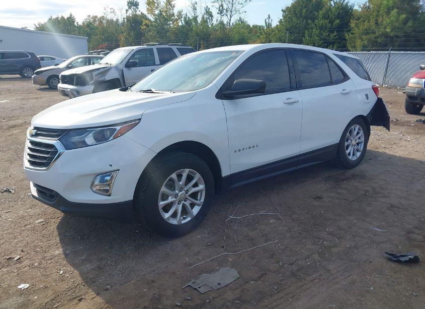 Photo 2 of 2019 Chevrolet Equinox LS (VIN 3GNAXHEV9KS508411)