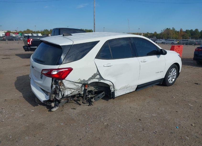 Photo 4 of 2019 Chevrolet Equinox LS (VIN 3GNAXHEV9KS508411)