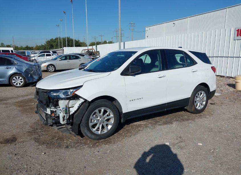 Photo 2 of 2019 Chevrolet Equinox LS (VIN 3GNAXHEV9KS531557)