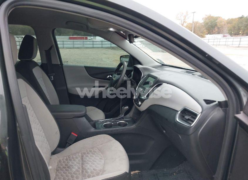 Photo 5 of 2019 Chevrolet Equinox LS (VIN 3GNAXHEV9KS671866)