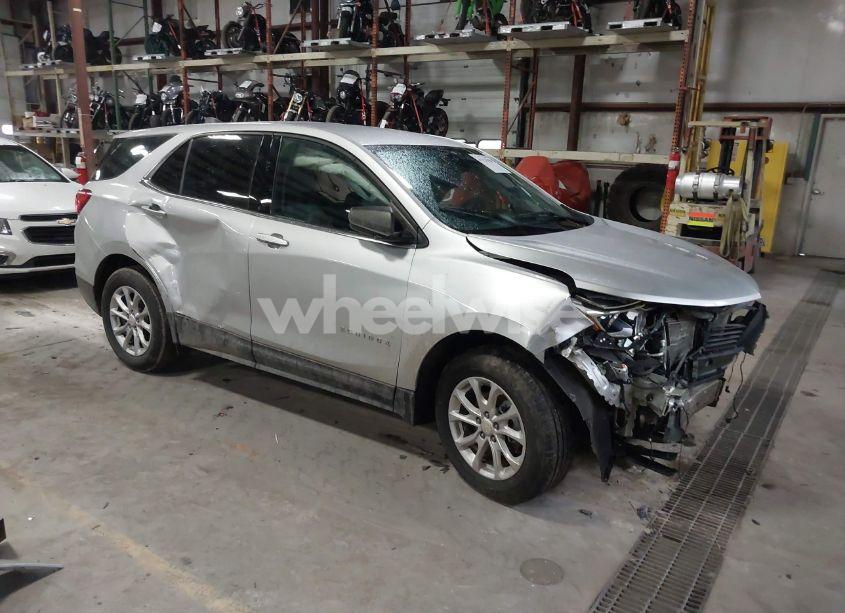 2020 Chevrolet Equinox FWD LS (VIN 3GNAXHEV9LS500178) main photo