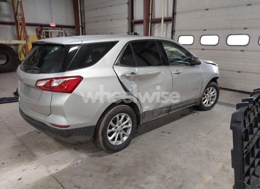 Photo 4 of 2020 Chevrolet Equinox FWD LS (VIN 3GNAXHEV9LS500178)