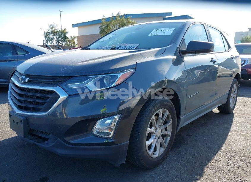 Photo 2 of 2020 Chevrolet Equinox FWD LS (VIN 3GNAXHEV9LS612947)