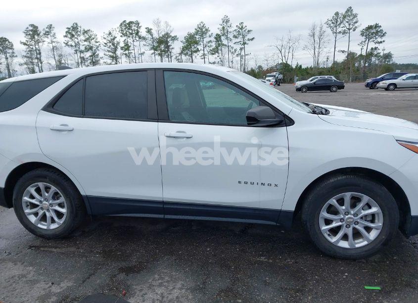 Photo 13 of 2020 Chevrolet Equinox FWD LS (VIN 3GNAXHEV9LS626749)