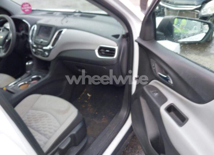 Photo 5 of 2020 Chevrolet Equinox FWD LS (VIN 3GNAXHEV9LS626749)