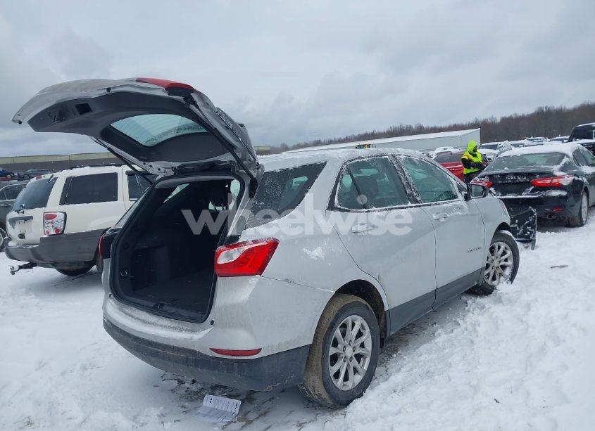 Photo 4 of 2020 Chevrolet Equinox FWD LS (VIN 3GNAXHEV9LS667673)
