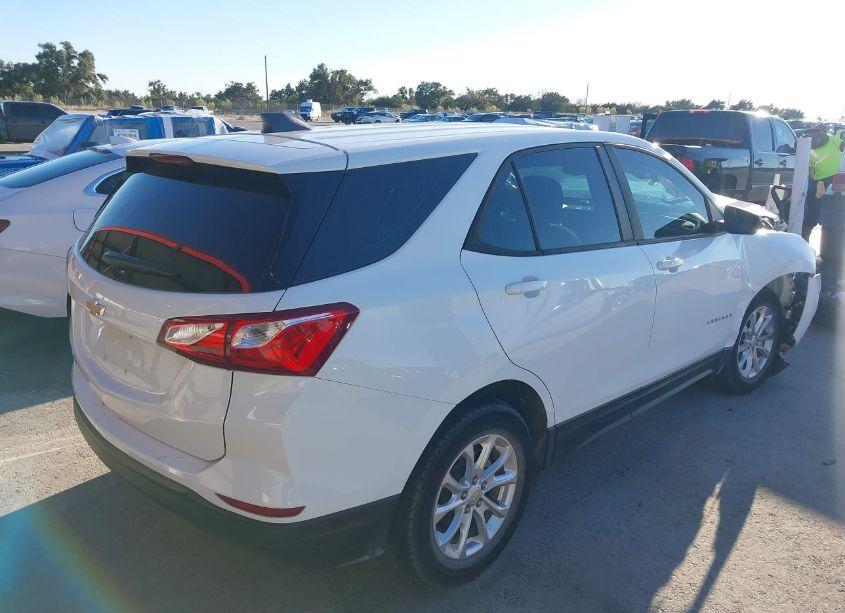 Photo 4 of 2020 Chevrolet Equinox FWD LS (VIN 3GNAXHEV9LS669536)