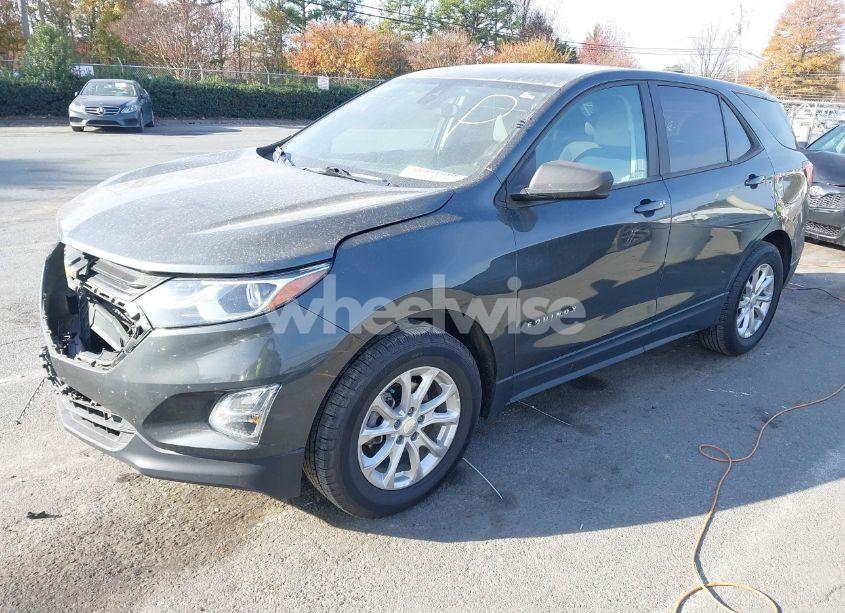 Photo 2 of 2020 Chevrolet Equinox FWD LS (VIN 3GNAXHEV9LS671755)