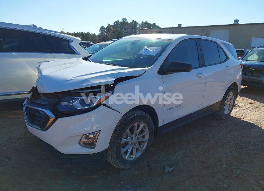 Photo 2 of 2020 Chevrolet Equinox FWD LS (VIN 3GNAXHEV9LS677829)