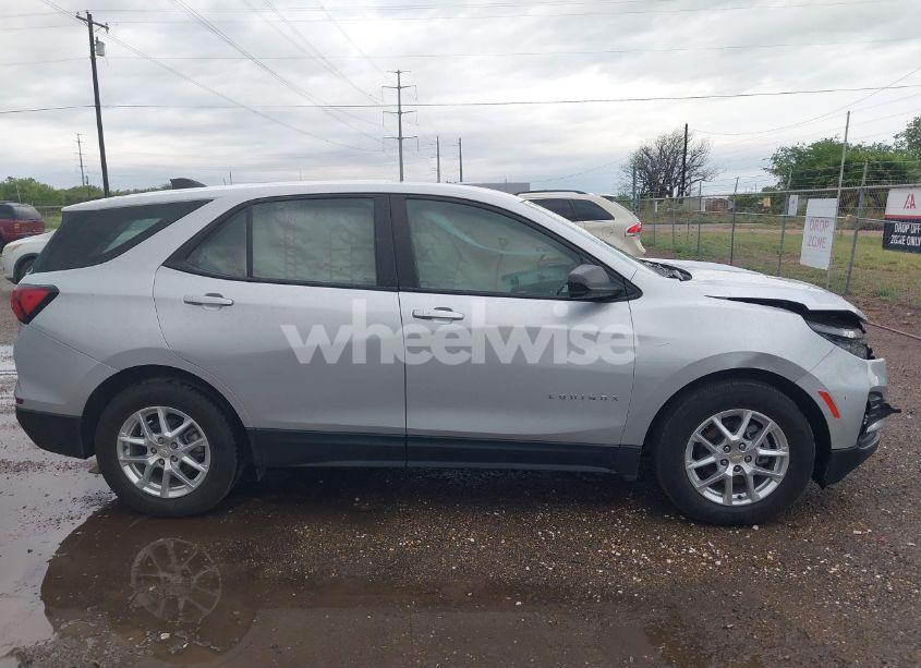 Photo 13 of 2022 Chevrolet Equinox FWD LS (VIN 3GNAXHEV9NS114301)