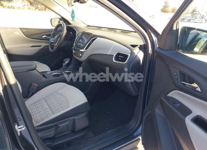 Photo 5 of 2022 Chevrolet Equinox FWD LS (VIN 3GNAXHEV9NS179505)