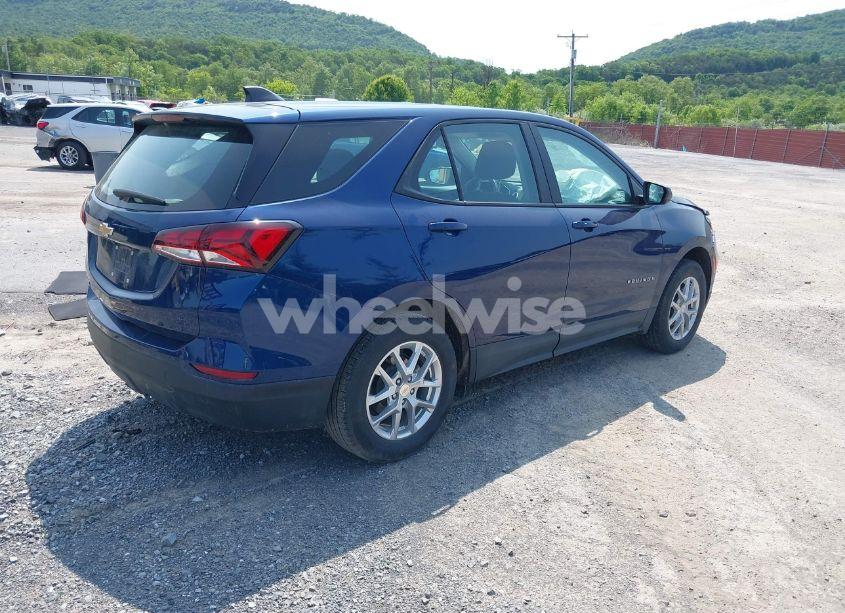 Photo 4 of 2022 Chevrolet Equinox FWD LS (VIN 3GNAXHEV9NS212647)