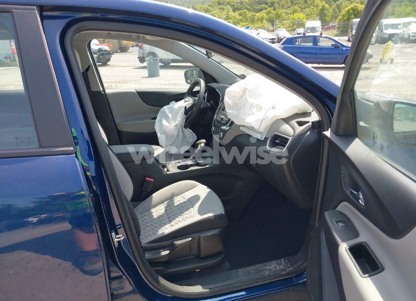 Photo 5 of 2022 Chevrolet Equinox FWD LS (VIN 3GNAXHEV9NS212647)