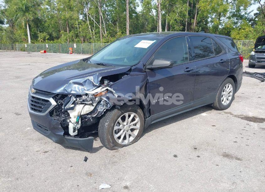 Photo 2 of 2018 Chevrolet Equinox LS (VIN 3GNAXHEVXJL102470)