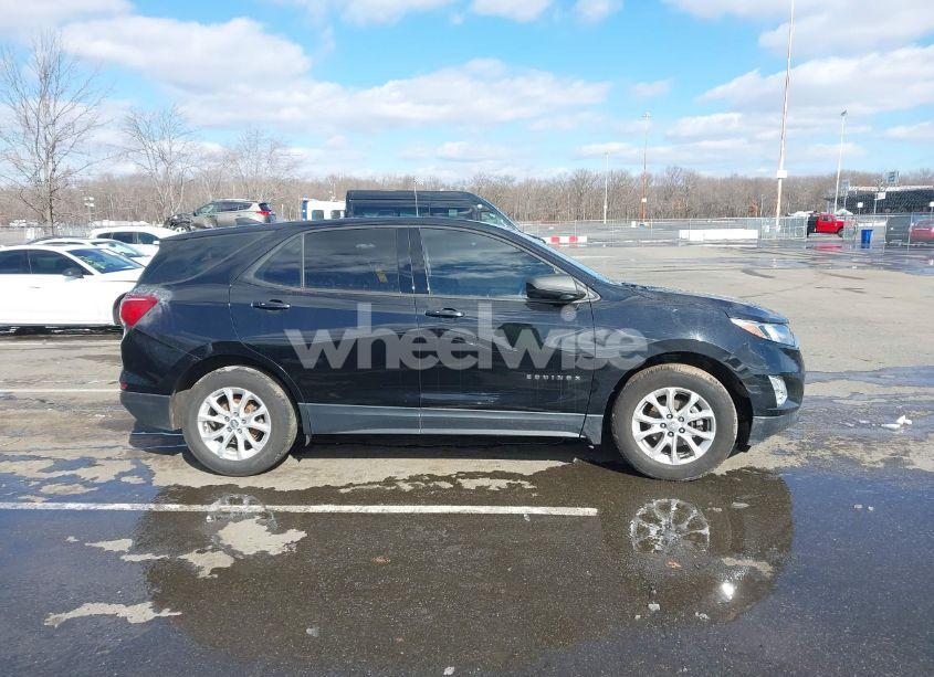 Photo 13 of 2018 Chevrolet Equinox LS (VIN 3GNAXHEVXJL394136)