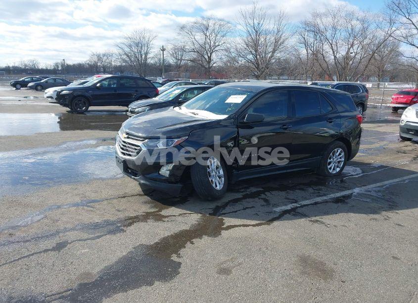 Photo 2 of 2018 Chevrolet Equinox LS (VIN 3GNAXHEVXJL394136)