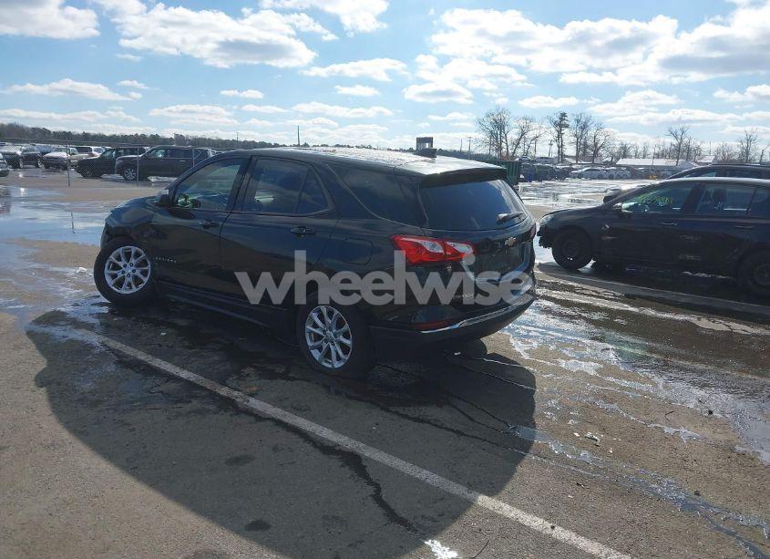 Photo 3 of 2018 Chevrolet Equinox LS (VIN 3GNAXHEVXJL394136)