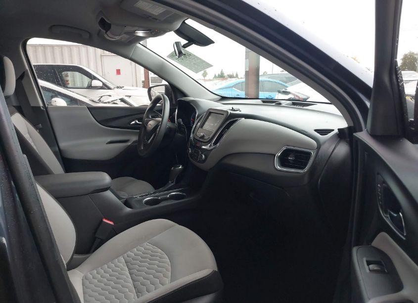 Photo 5 of 2018 Chevrolet Equinox LS (VIN 3GNAXHEVXJS580698)