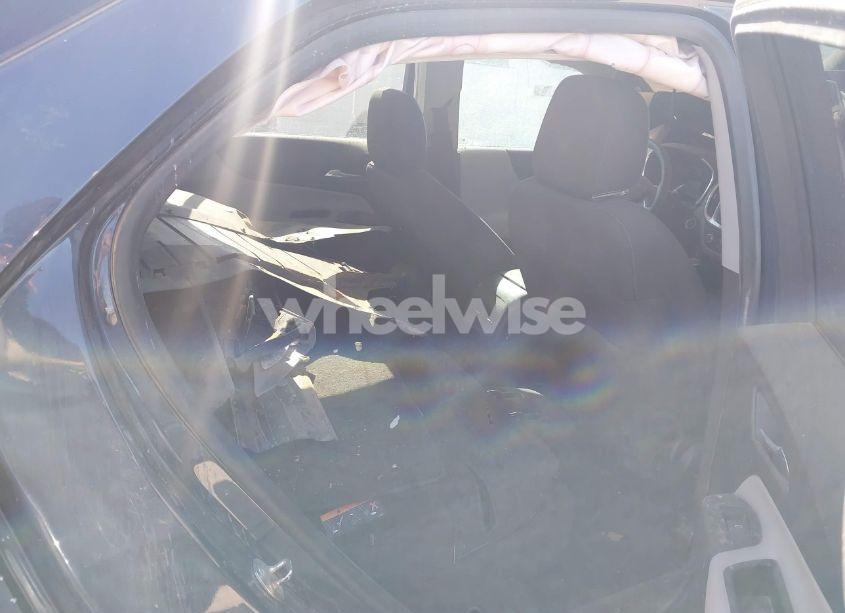 Photo 8 of 2019 Chevrolet Equinox LS (VIN 3GNAXHEVXKS514346)