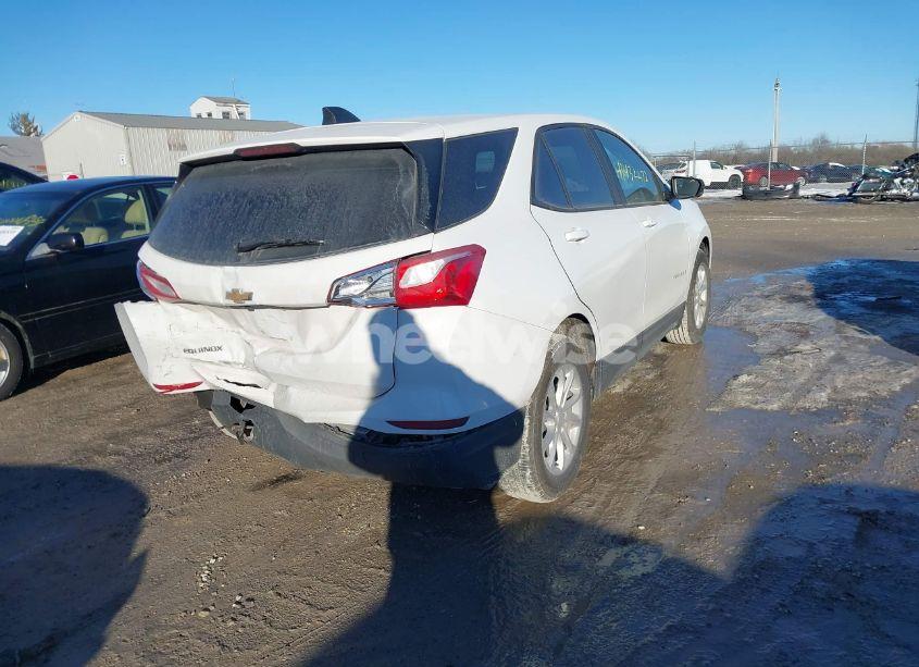 Photo 4 of 2020 Chevrolet Equinox FWD LS (VIN 3GNAXHEVXLS659534)