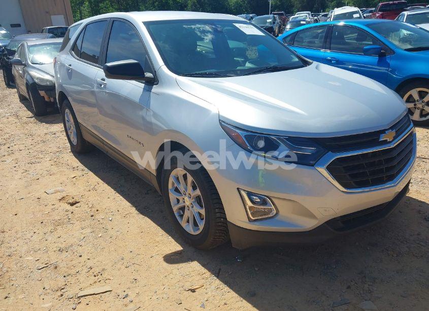 2021 Chevrolet Equinox FWD LS (VIN 3GNAXHEVXMS106139) main photo
