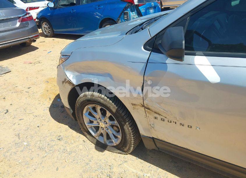 Photo 6 of 2021 Chevrolet Equinox FWD LS (VIN 3GNAXHEVXMS106139)