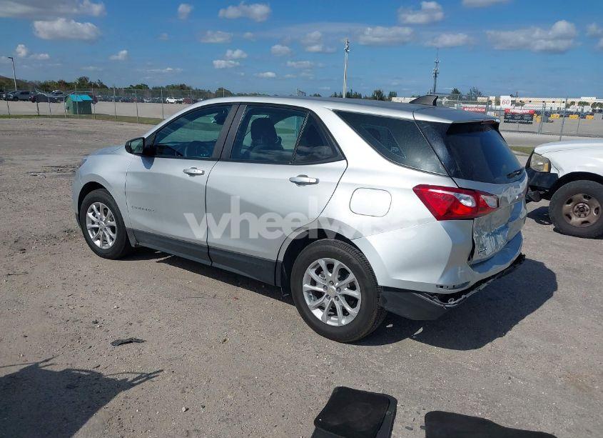 Photo 3 of 2021 Chevrolet Equinox FWD LS (VIN 3GNAXHEVXMS145541)