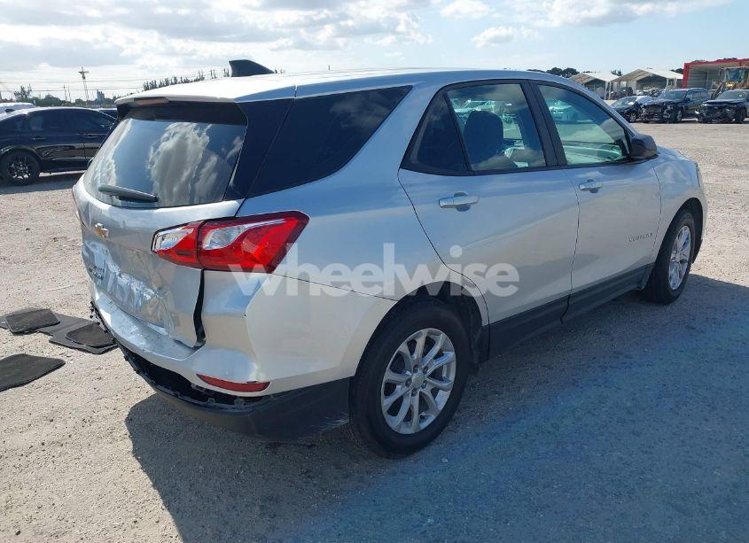 Photo 4 of 2021 Chevrolet Equinox FWD LS (VIN 3GNAXHEVXMS145541)